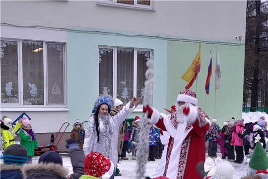 Флешмоб с Дедом Морозом.