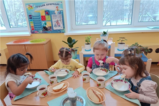 Молочный суп едим, быть здоровыми хотим.