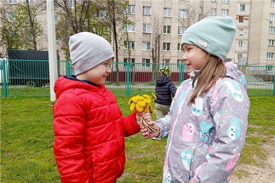 "Одуванчики - жёлтые солнышки"