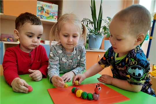 Весёлая гусеница.