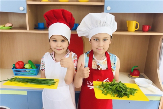 Свежая зелень на столе