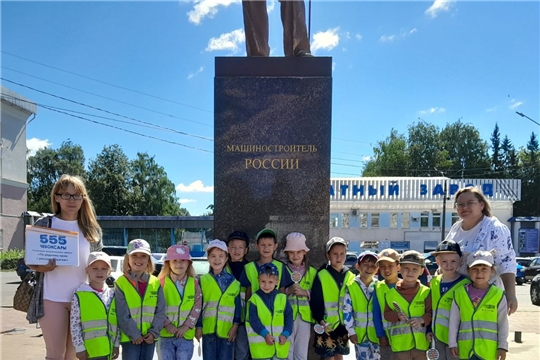 Экскурсия к памятнику "Машиностроитель России"