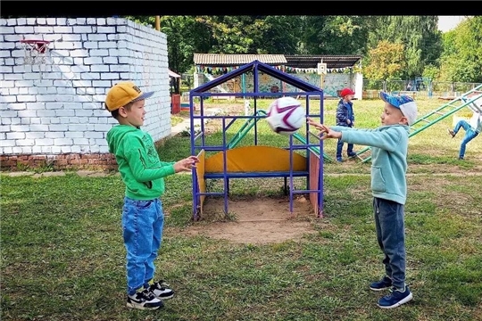 Игры со скакалкой и обручем