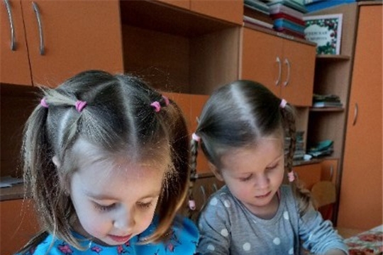 В детском саду № 156 продолжает функционировать кружок "Живой песок"