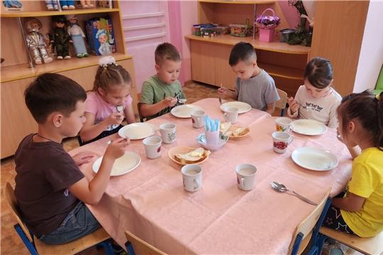 Завтрак в детском саду