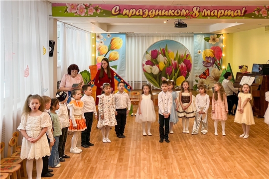 Утренники в группах "Звездочки" и "Пчелки"