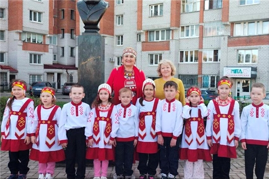 Встреча дошколят с чувашской поэтессой Альбиной Юрату в рамках Дня Чувашского языка (1 корпус)