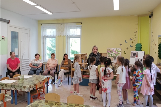 Отчетное занятие кружка "Волшебная кисточка" прошло в детском саду