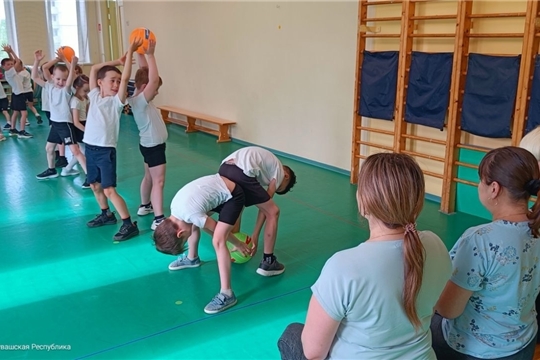 Отчетное занятие кружка "Веселый мяч" прошло в детском саду