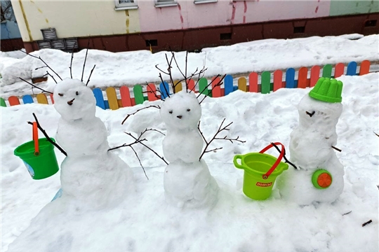 Снежная семья