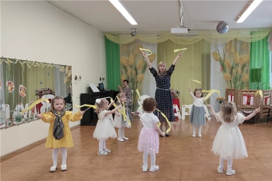 8 марта у малышей