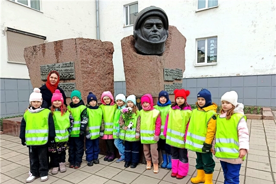 Поездка к памятникам Ю.Гагарину и А.Николаеву
