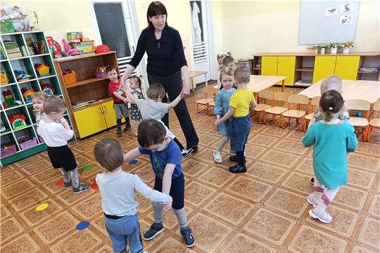 Малыши готовятся к весеннему празднику