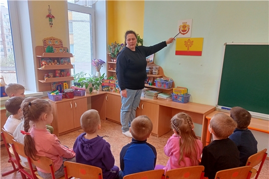 Познавательный час ко Дню государственных символов ЧР