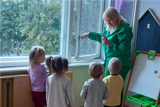 Загляну за подоконник  (опасность выпадения из окон)