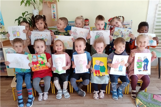 Выставка рисунков "Мои бабушка и дедушка"