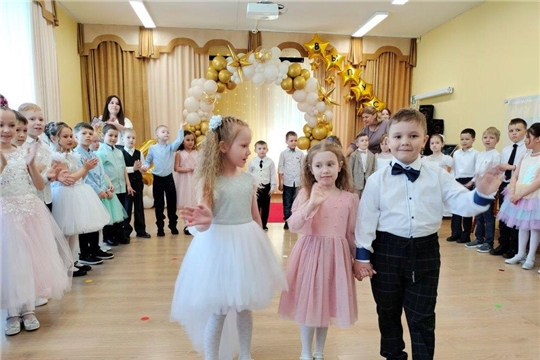 Завершились выпускные балы