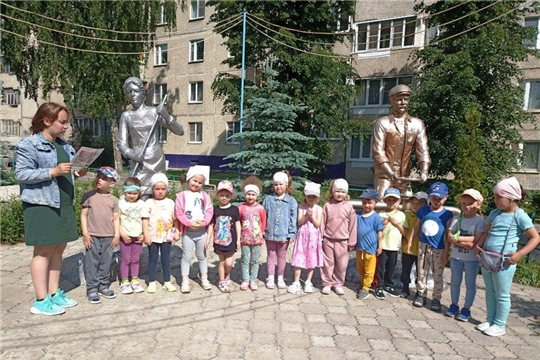Экскурсия в сказочно-коммунальный сквер "Эткер"