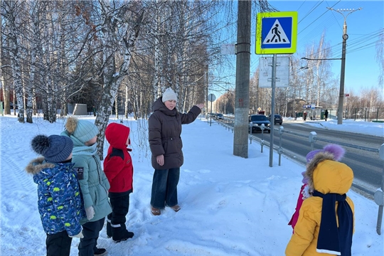 Целевая прогулка по ПДД к светофору