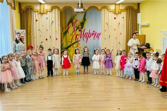 Праздничные утренники продолжаются