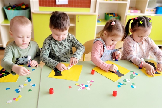 Новости кружка "Умнички": готовим подарки для наших защитников