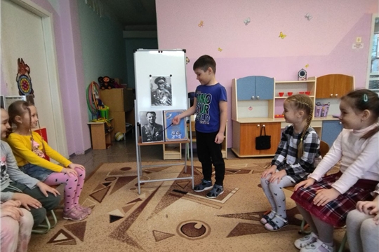 Познавательный час "Кто такие космонавты?"
