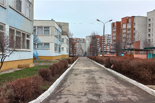 Благоустройство территории МБДОУ "Детский сад №169" г.Чебоксары, 08.04.2025 г. 
