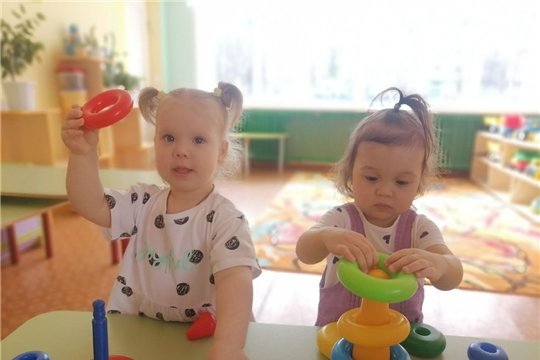 Игра "Веселые пирамидки"
