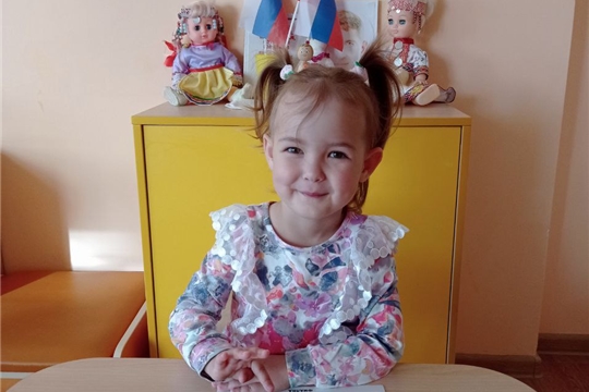 Мы цветочки поливаем