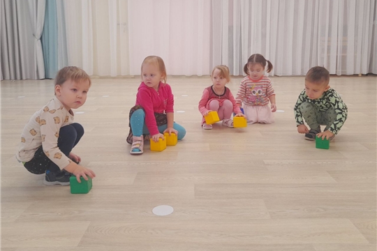 Разноцветные кубики