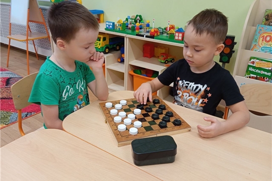 Шашки и шахматы