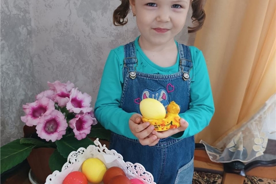 Снесла курочка яичко