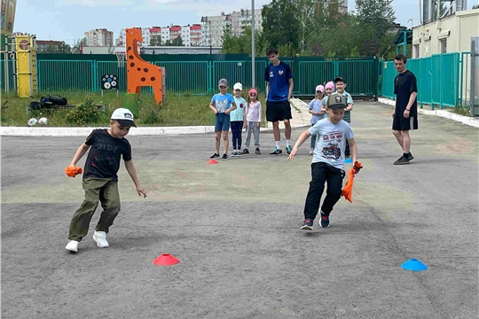 В гостях у дошкольников футбольная школа «Импульс»