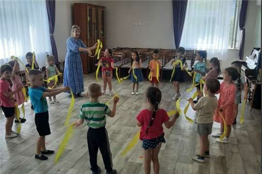 Итоговое занятие кружкам "Веселая ритмика"