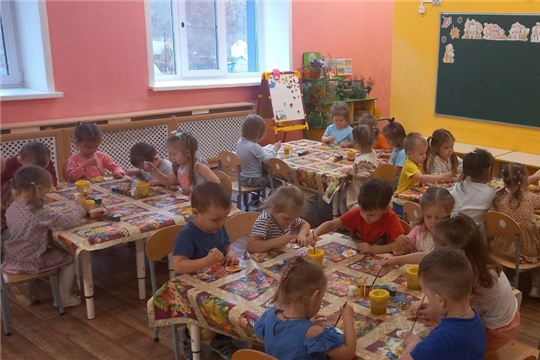 Увлекательное занятие по рисованию "Осенние листочки"