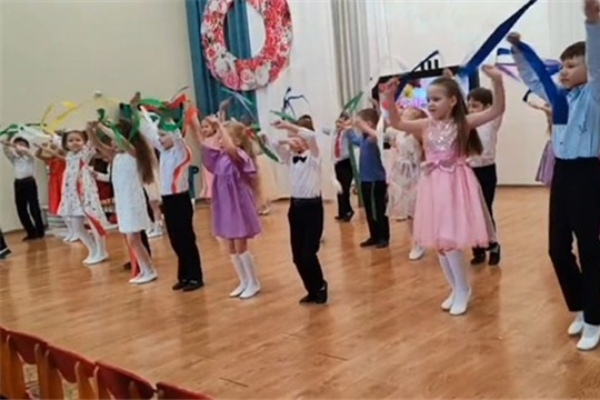 8 Марта - праздник, который дети любят и ждут.