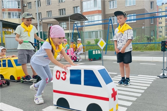 Лето: дети и дорога