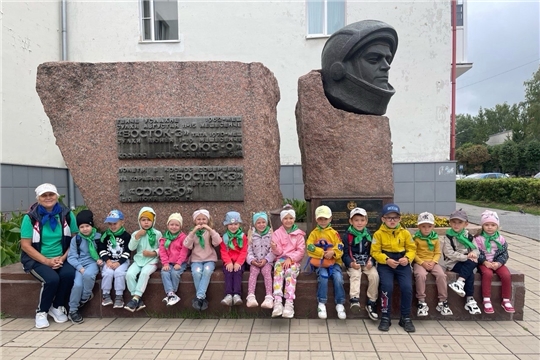 По родному краю с рюкзаком шагаю