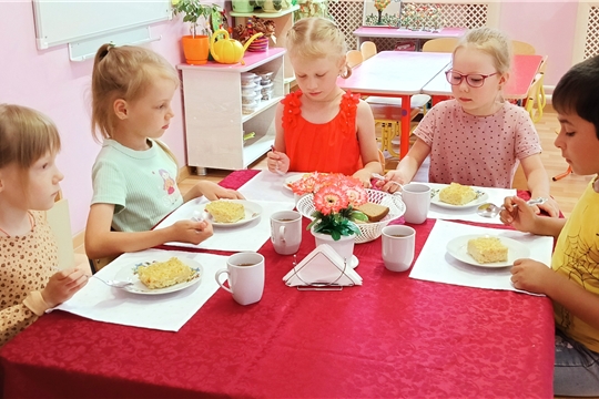 Полдник в детском саду