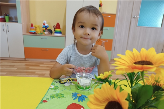 Йогурт - один из любимых лакомств детей