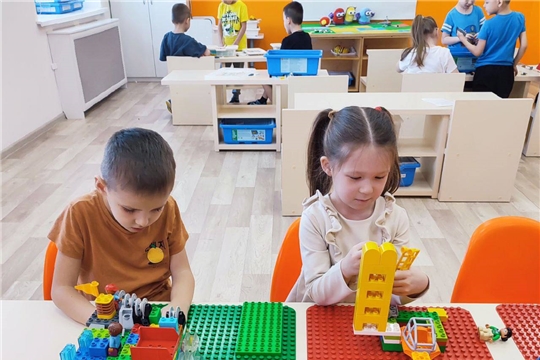 Работа с конструктором LEGO
