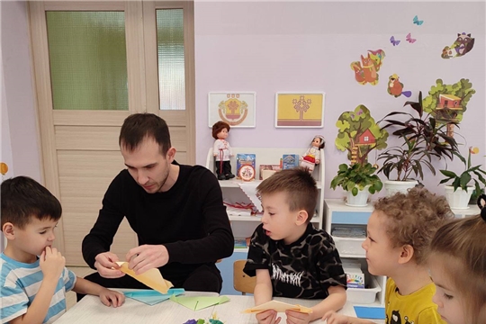 Мастер-класс по изготовлению корабликов в технике оригами.