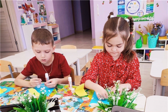 Аппликация с элементами рисования