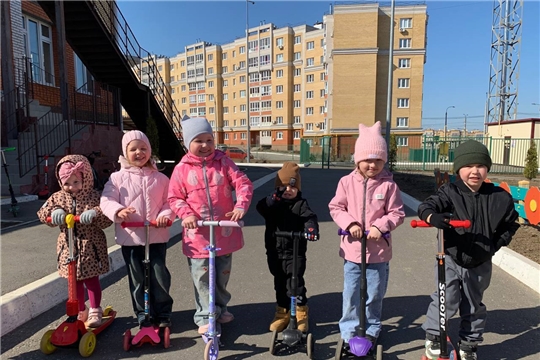 Велосипедом, самокатом управляй - ПДД не забывай!