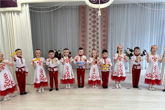 "В краю ста тысяч песен"
