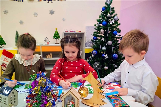 Подготовка к конкурсу новогодних рисунков