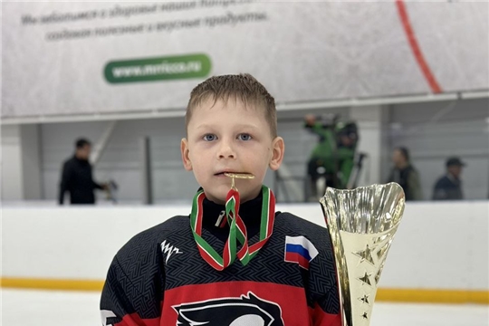 Победа юных хокеистов