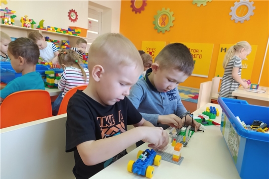 Работа с конструктором на занятиях   «Lego-техник»