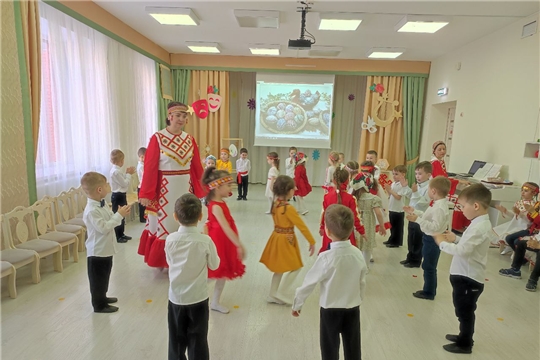 В краю ста тысяч песен
