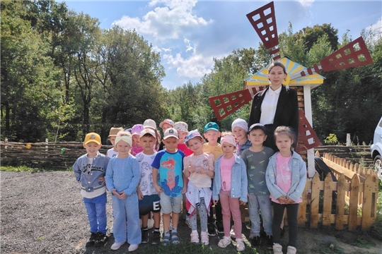 По родному краю с рюкзачком шагаю
